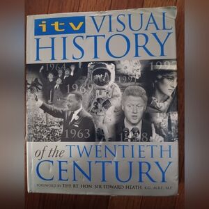 VISUAL HISTORY OF THE TWENTIETH CENTURY. COVER HAS SO.E WEAR. 1999.